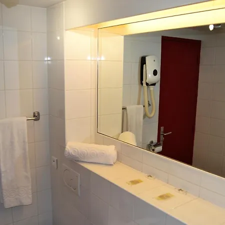 Hotel De France Chantilly 2*